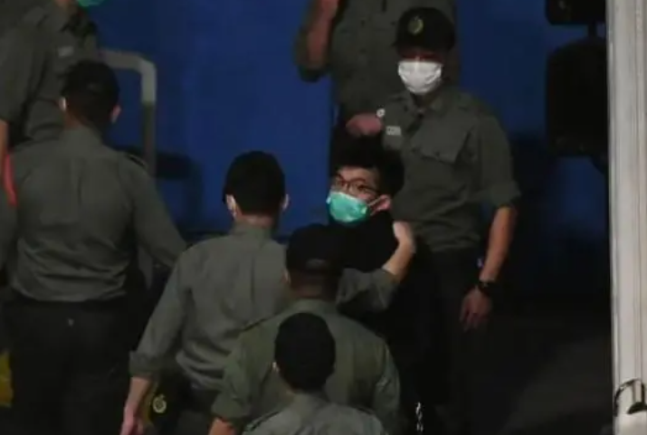 香港西九龙裁判法院 反中乱港分子黄之锋串谋颠覆国家政权获刑56个月