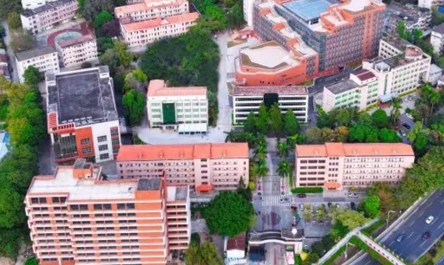 学生家里办白事凌晨请假宿管不放行