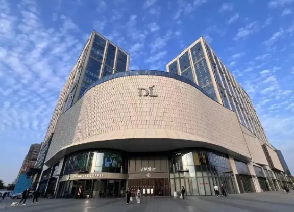 人民网评胖东来彩礼事件,不妨把答案交给时间